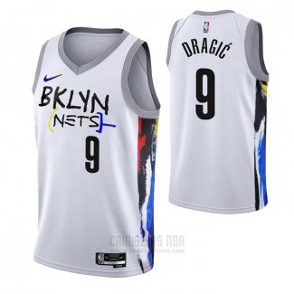 Camiseta Brooklyn Nets Goran Dragic #9 Ciudad 2022-23 Blanco