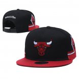 Gorra Chicago Bulls Mitchell & Ness Rojo Negro