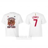 Camiseta Manga Corta Kyle Lowry Toronto Raptors 2019 NBA Finals Champions Caricature Roster Blanco