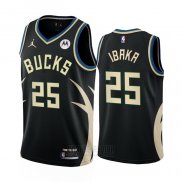 Camiseta Milwaukee Bucks Serge Ibaka #25 Statement 2022-23 Negro