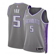 Camiseta Nino Sacramento Kings De'Aaron Fox #5 Ciudad 2022-23 Gris